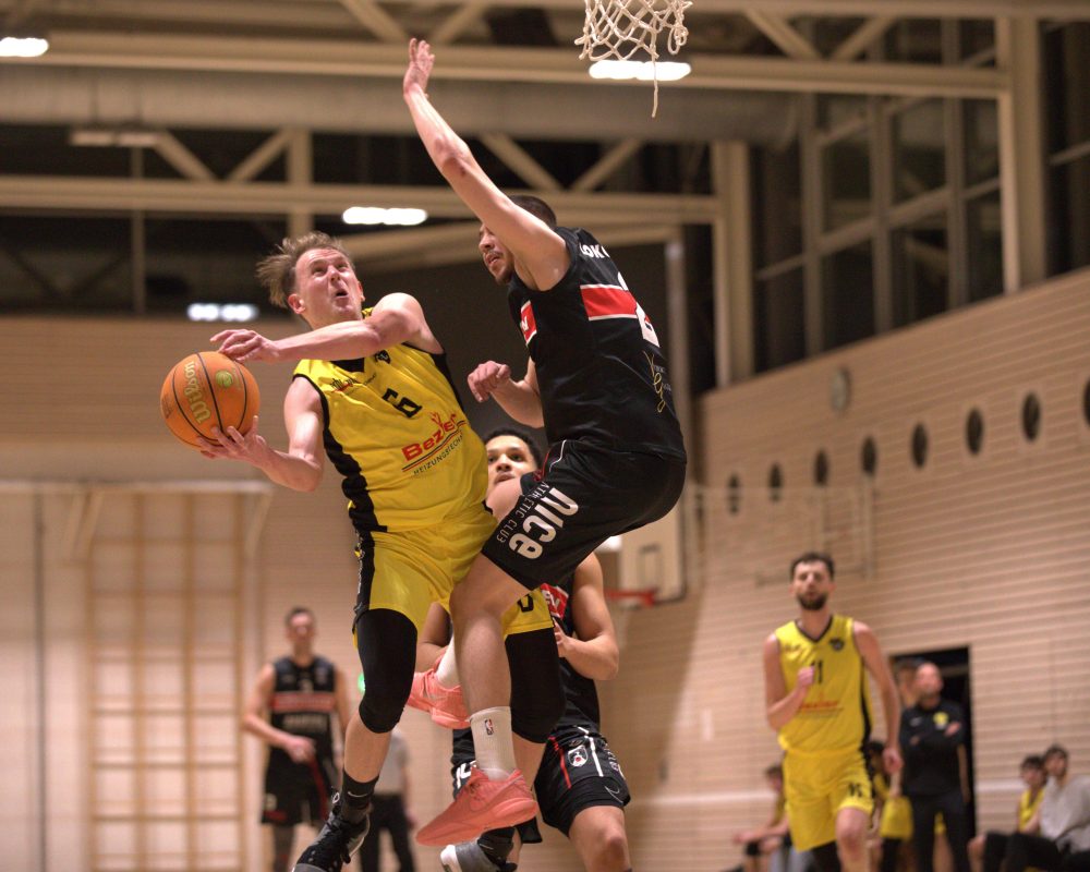 H1 | Knappe Derby-Niederlage für die Knights