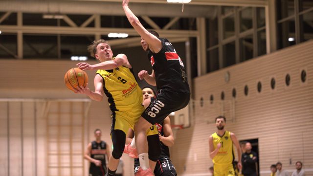 H1 | Knappe Derby-Niederlage für die Knights