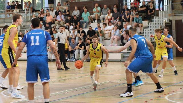 H1 | Herren 1 drehen Auftaktspiel und feiern Heimsieg